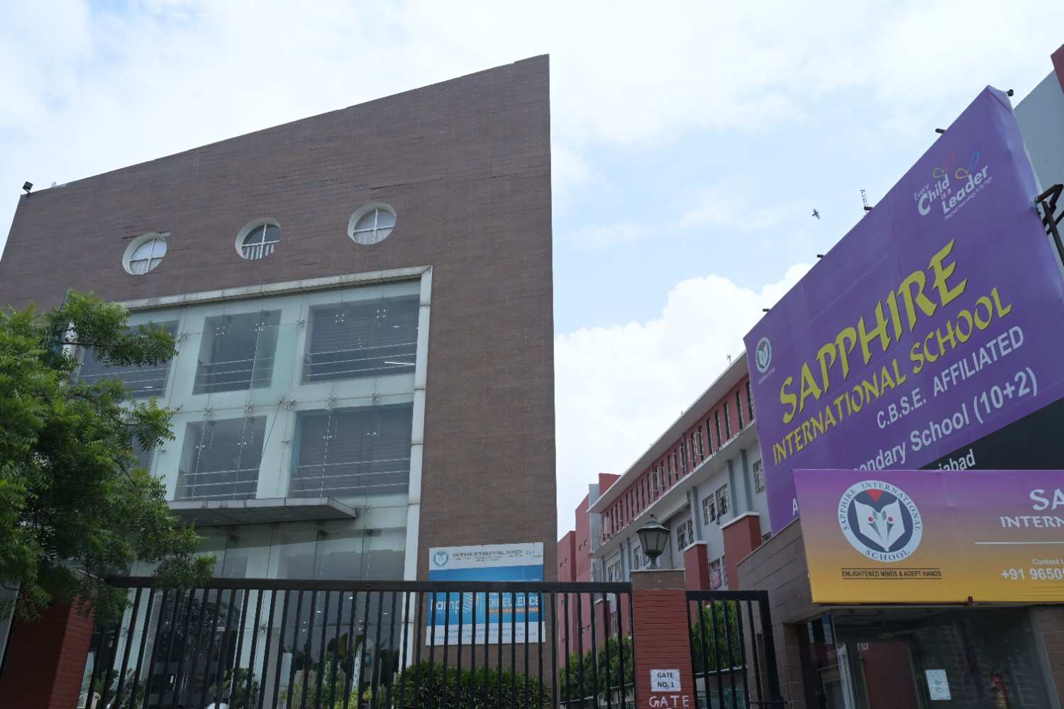 Sapphire International school, Crossing Republik , infrastructure